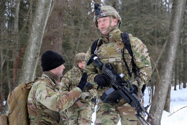 Winter field training tests infantry leaders