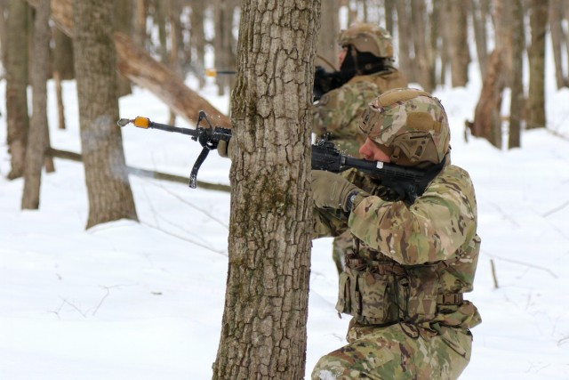 Winter field training tests infantry leaders
