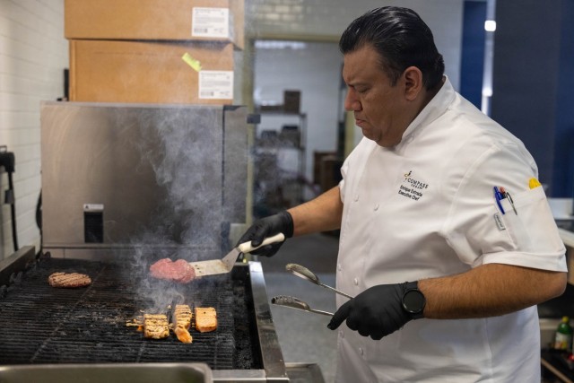 Fresh food for fit Soldiers: 42 Bistro chef dishes on offerings at new CSDV