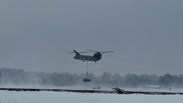 12th CAB conducts sling load operations with Dutch allies at AMTEC 26-01