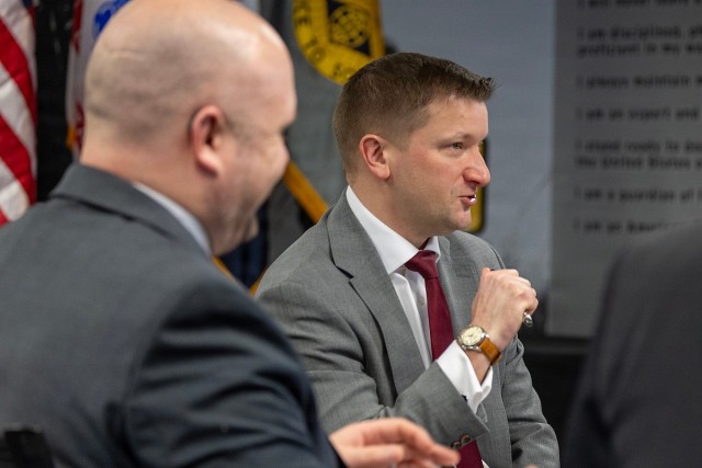 Hurst visits USAFMCOM