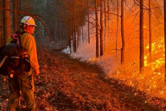 Oklahoma Army National Guard deploys for fire suppression mission