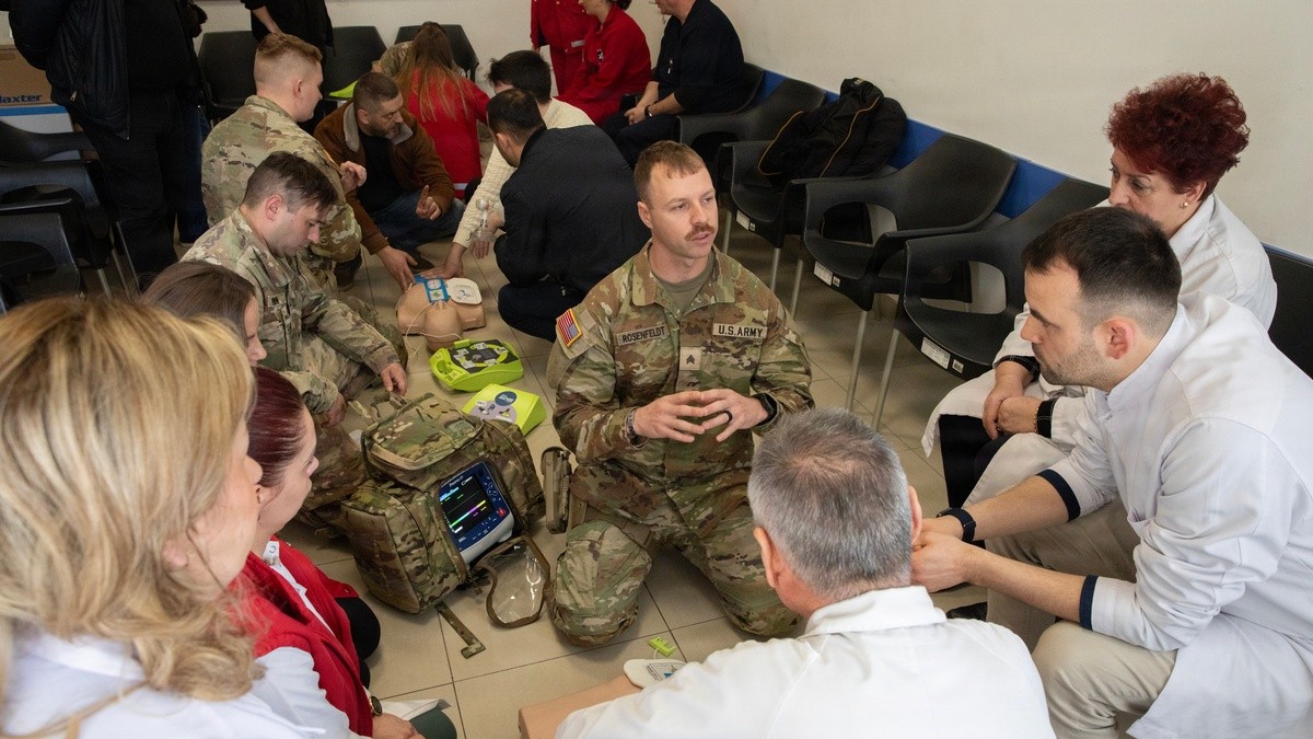 Army Guard medics strengthen Kosovo clinic with lifesaving training
