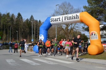 Stateside Soldiers join Hohenfels Shamrock run in droves