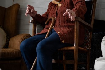 SETAF-AF presents Order of Saint Michael to Italian WWII paratrooper Paola Del Din