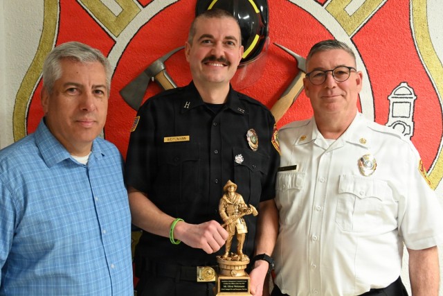 USAG Stuttgart Fire Department Receives Award