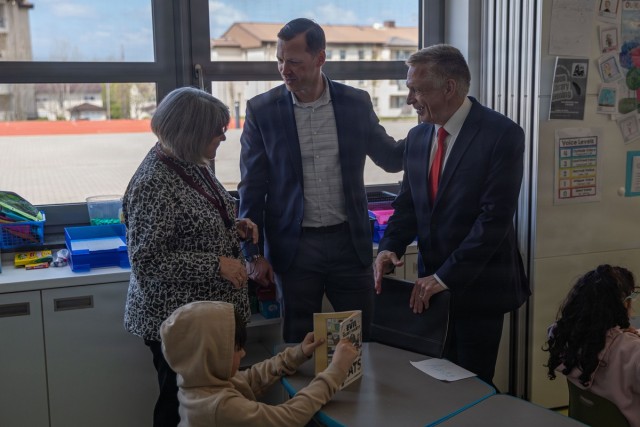Senior War Department Leaders Visit KMC Schools, Meet with Parents, Students and Educators