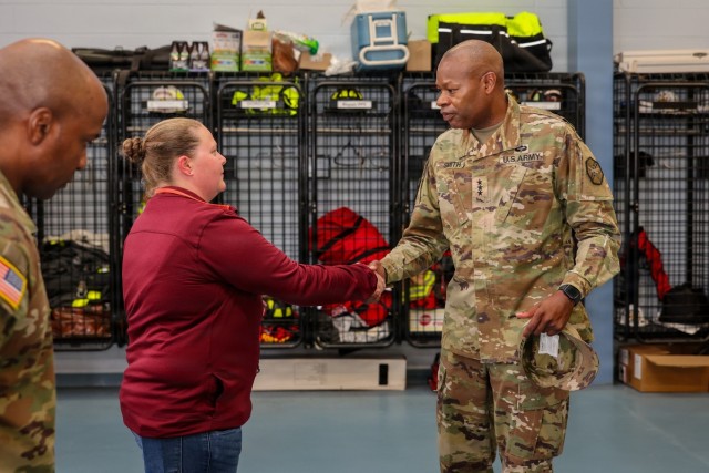 IMCOM leaders visit Fort Lee