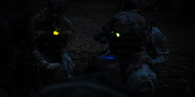 2nd Cavalry Regiment, U.K. Parachute Regiment conduct training operations during Project Flytrap