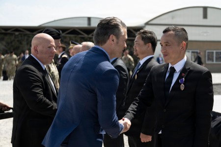 SECWAR Travels to Ft Campbell