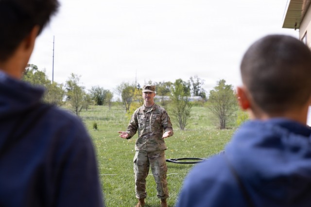 Millard Public Schools Students Visit Elkhorn Reserve Center