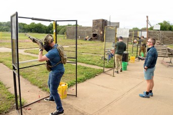 Fort Leavenworth SAMS students get hands-on counter-drone shotgun demo