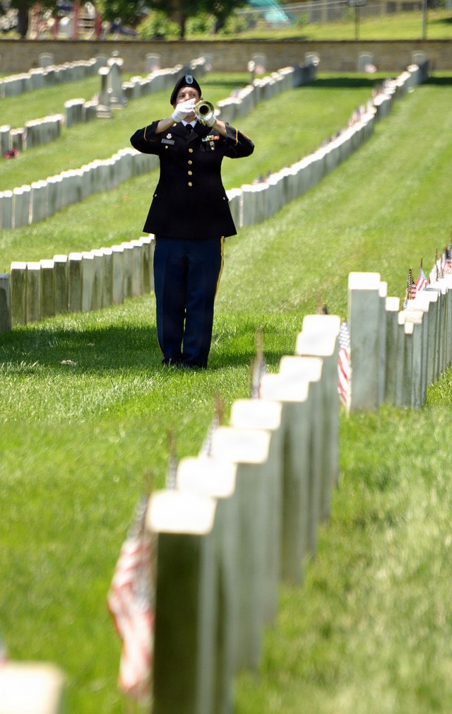 Fort Leavenworth observes Memorial Day