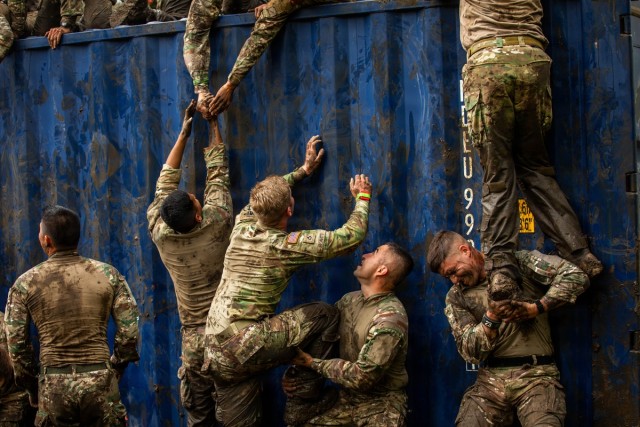 U.S., British, French soldiers participate in commemorative Bir Hakeim 10K mud race in Estonia