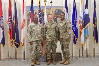 923rd Contracting Battalion welcomes new commander